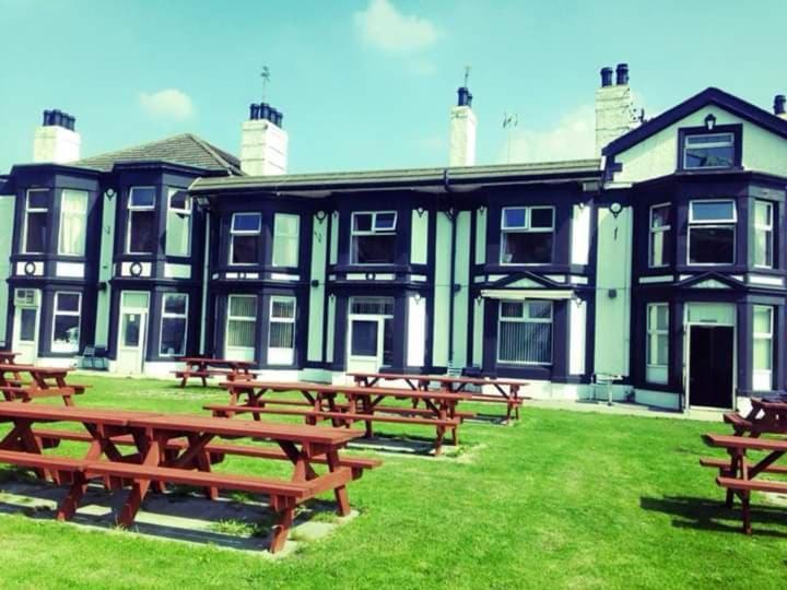 Mersey Hotel Уиднес Экстерьер фото